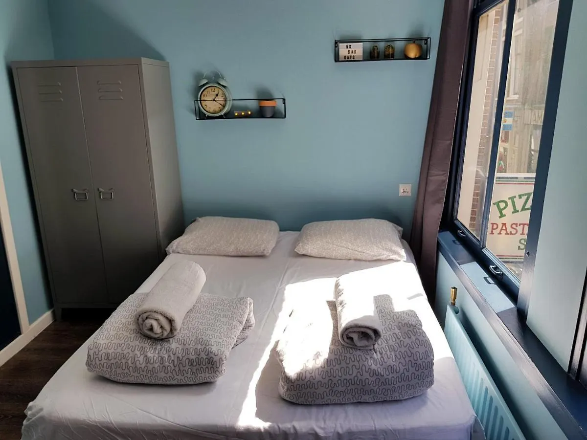 Urban Vibes Guesthouse Amsterdam 2*,