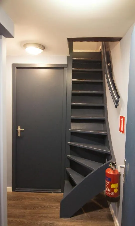 Urban Vibes Guesthouse Amsterdam 2*,  Holland